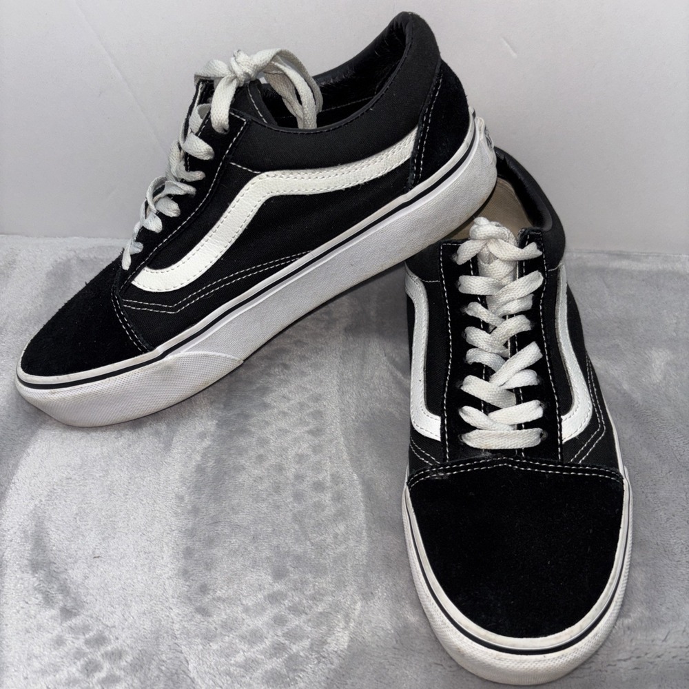 Vans Old Skool Unisex Black and White Skate Sneakers Size Men's 7 Women's 8.5 - Picture 2 of 10